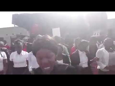 Iye iyelele mama mamamamamamaa- Showers of Blessings st pauls consistory praise team