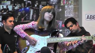 Lorena Braco - (9 anos) Guitarra - &quot;Pipeline&quot; - The Ventures