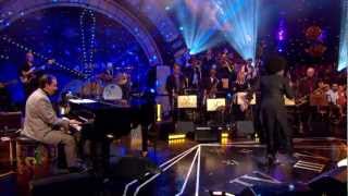 Betty Wright - In The Middle Of The Game (Jools Annual Hootenanny 2012)