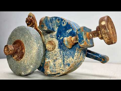 Vintage Rusty Hand Cranked Grinder Restoration