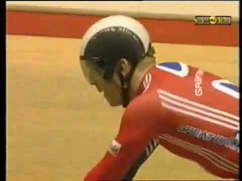 Chris Hoy vs Theo Bos   sprint world championchips '08 p2.wmv