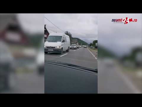 Cozi, nervi si aglomeratie infernala pe DN 15B Targu Neamt - Vanatori Neamt