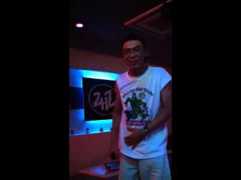 Claudio pagano mico no karaoke kk..