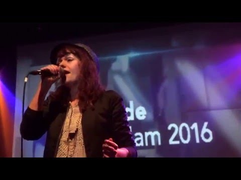 jennie lena ** the voice of Holland** bij loting boten gaypride  2016