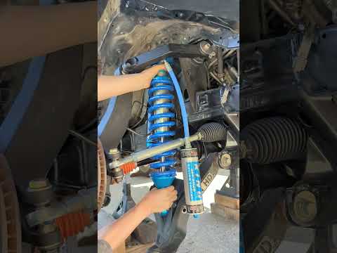 Installing #kingshocks coilover on Tacoma with RCLT HD long travel suspension