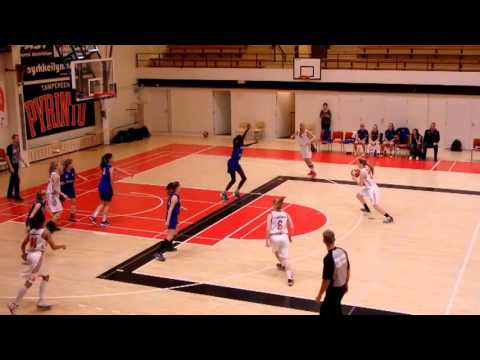 Pyrintö I - Peli-Karhut, 7.11.2015 Pyynikin palloiluhalli