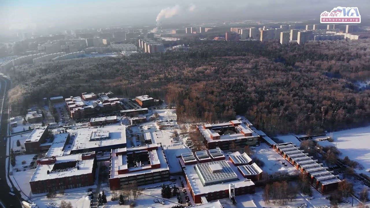 Mùa đông, Đại học MIET trông giống như một vi mạch phủ bụi tuyết trắng mịn