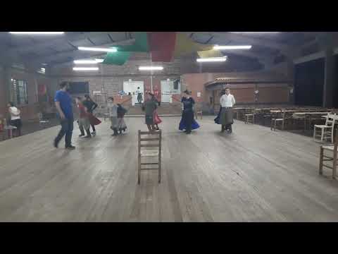 ensaiando maçanico com Valentina dt simpasso. se inscreva.