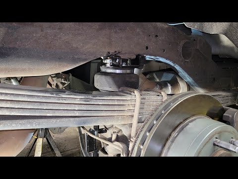 Installing Rough country 01-10 hd truck air bags on the 2500 Yukon xl