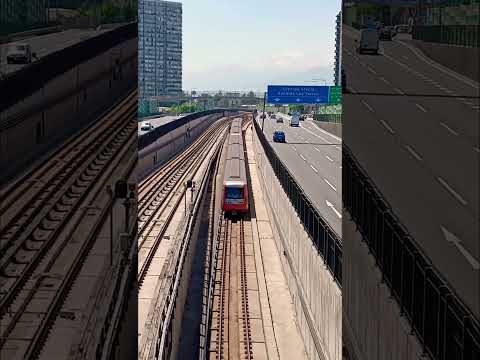 Metro de Santiago Línea 4 (AS02) saliendo en dirección a Estación MACUL