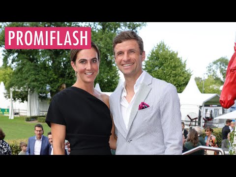 Video Thumbnail: Thomas Müller unterstützt Lisa bei Dressur-Wettkampf
