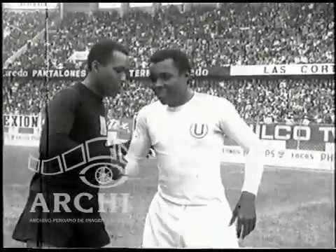 Clásico Alianza Lima  - Universitario de Deportes (2 -1). Estadio Nacional 8 agosto 1971.