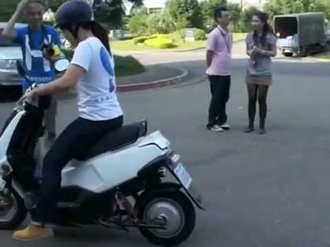 ALOHA Motor Company hydrogen fuel cell scooter