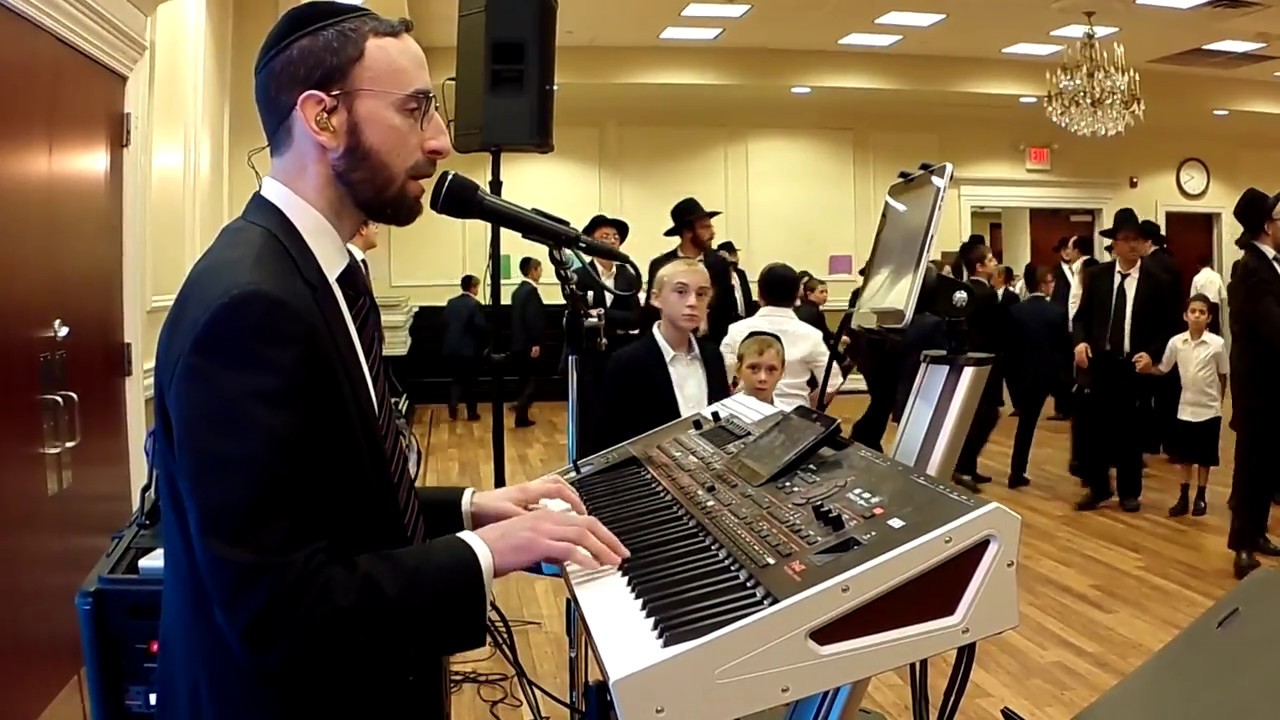 Shmuel Bassman - Ma Ahavti at a Simchas Bais Hashoeva