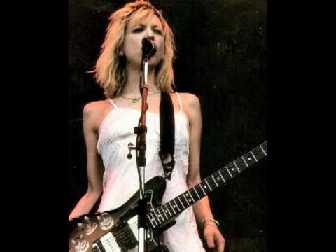 Courtney Love cusses out a 