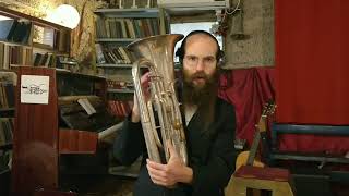 טובה! איך מנגנים בו? נחמן צוקר מסביר.