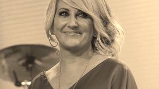 Lee Ann Womack -- Does My Ring Burn Your Finger