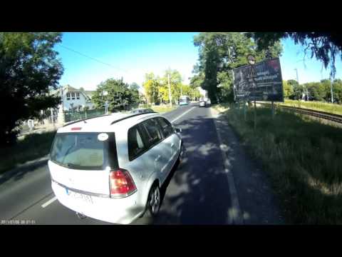 KVS-735 Centizés mert telcsizés -  Close pass while on phone