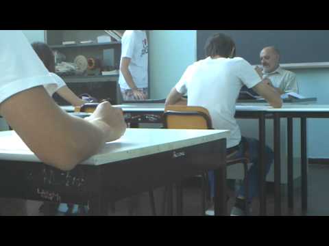 Consegnare un compito in classe dicendo al prof " fold"