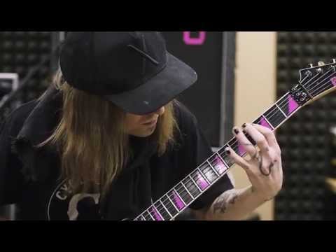 #100guitarsfromHEL: Alexi Laiho's demo