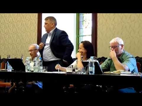Marek Cukrowski, radny powiatowy zadaje pytania staroście