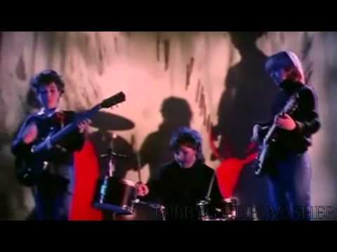 The Cure vs Claude Francois - Belles Don't Cry (Bogoss Bootlegs) [Bobby G Video]