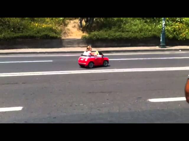 Vidéo teaser pour Peg perego 500 drift 24v......