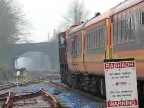 IE - Class 071 departs Kildare - March 2007