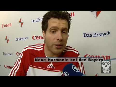 Oliver Pocher als Hoeneß, van Bommel, Podolski, Ballack, Löw und Kuranyi