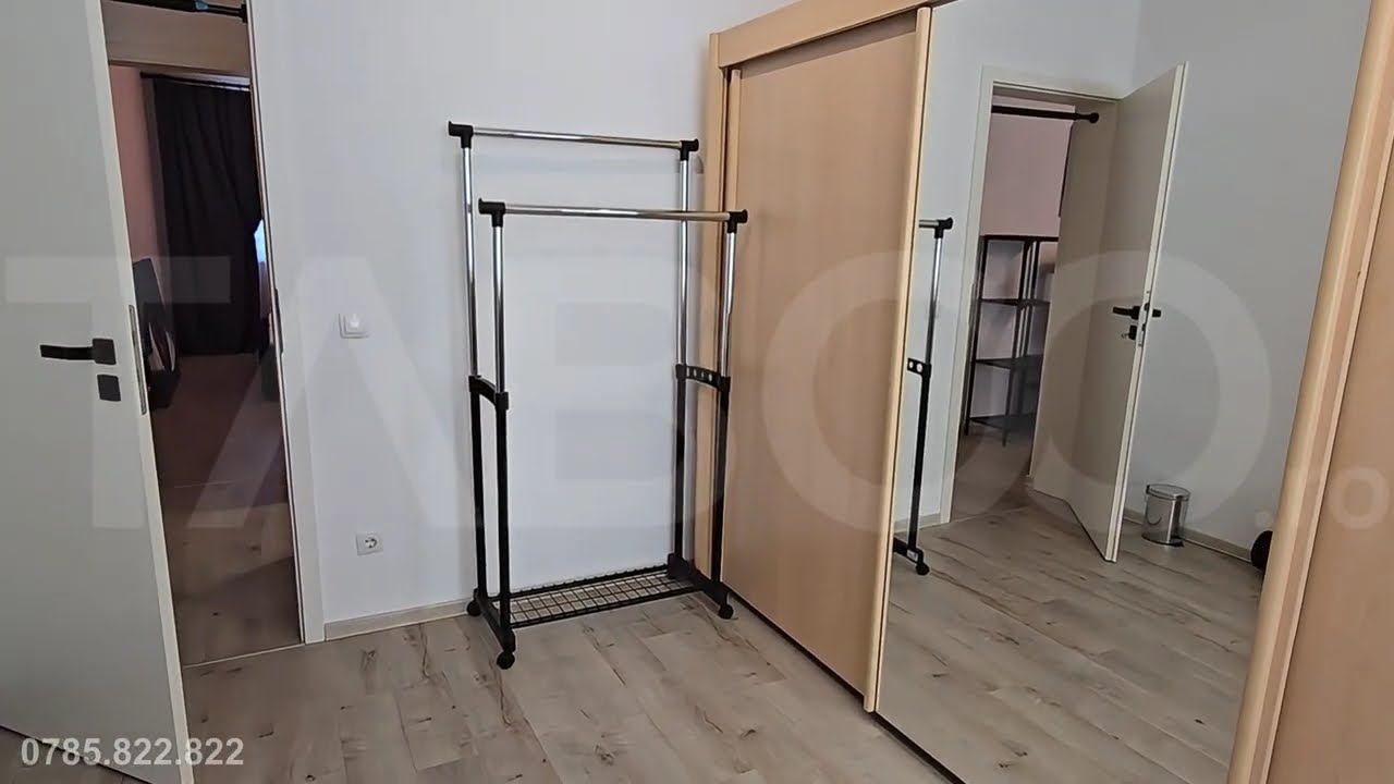 Apartament de vanzare 3 camere decomandate etaj 1 parcare Selimbar - Video