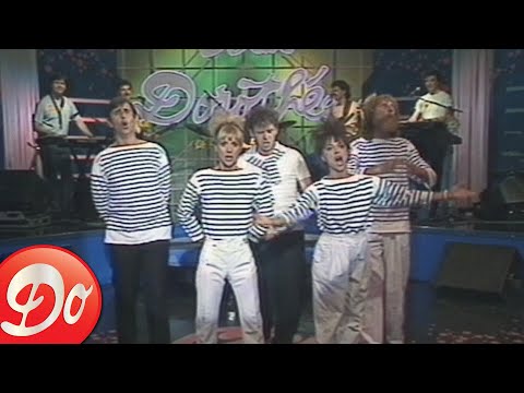 Dorothée, Ariane, Patrick, Jacky & Corbier - Le medley de la Marine