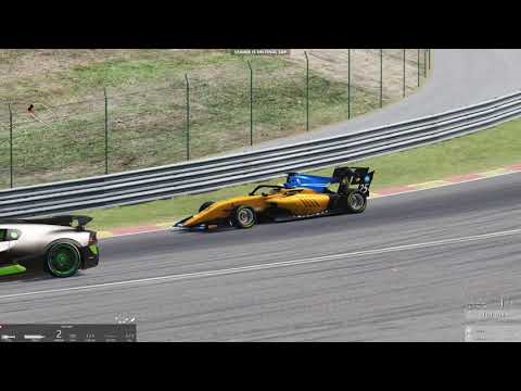 Spa: FORMULA 3 VS BUGATTI CHIRON VS BUGATTI DIVO