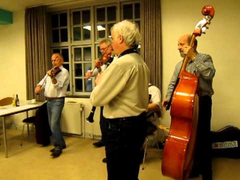 "Rejseorkestret" Roskilde spiller "Almindelig sekstur" og "Karens sextur"