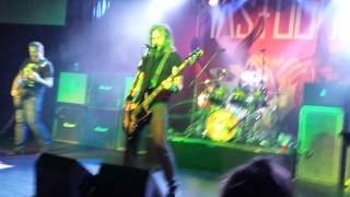 Mastodon Thickening live.