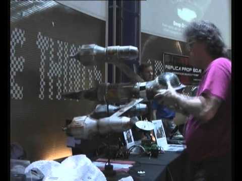 Mat Irvine Assembles a Liberator model