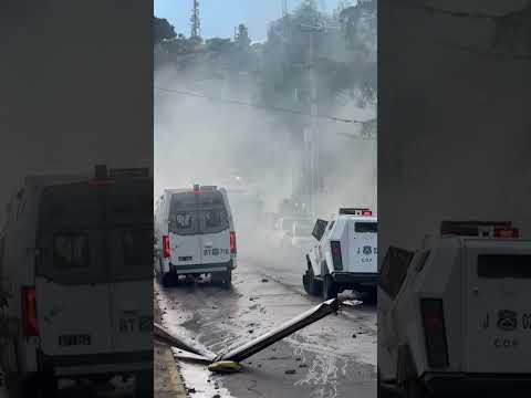 Enfrentamientos con Carabineros y barricadas en desalojo en toma de Lo Barnechea