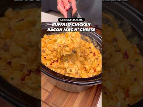 Macro-Friendly, High Protein Buffalo Chicken & Bacon Mac n’ Cheese