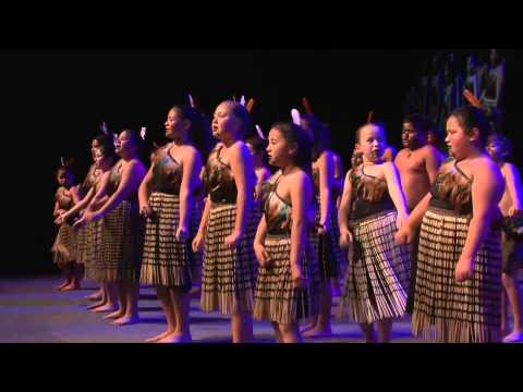 Kapo Kapo 2014 - Titahi Bay North School at concert #4