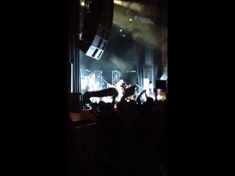 Cnblue in London, opening.