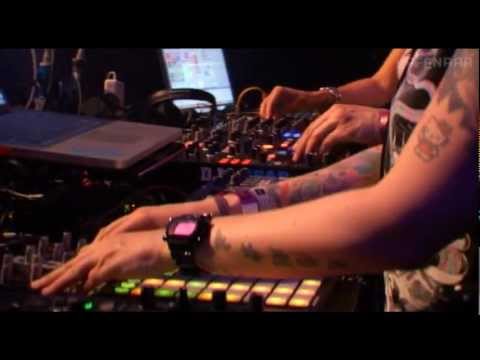 Pet Trio (Miss Djax vs Pet Duo) LIVE @ Djax it Up XL Effenaar Eindhoven (The Netherlands) 22.10.11