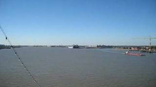 preview picture of video 'Sailing up the Mississippi River towards New Orleans'