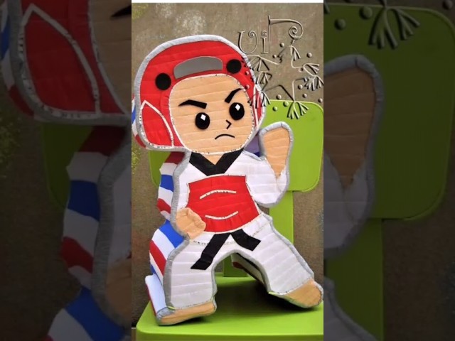 Vídeo relacionado con Obussgar Decoraciones para fiestas de cumpleaños de karate, accesorios para fiestas deportivas de karate, incluyendo pancartas de cumpleaños brillantes, adornos para tartas, piezas centrales para