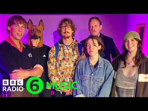 Fat Dog - Running (6 Music Live Session)