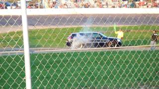 preview picture of video 'New Paris Speedway Presents: Burnout Contest - Dodge Magnum'