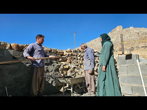 Mahtab questions Noorbakhsh about yesterday's fight, and what plans Noorbakhsh has.