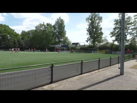 14 mei 22 Valleivogels 2 - VV De Meern 2 com 3-1 kijk uit voor het bankje