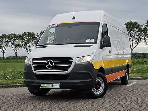 Mercedes-Benz Sprinter video miniature