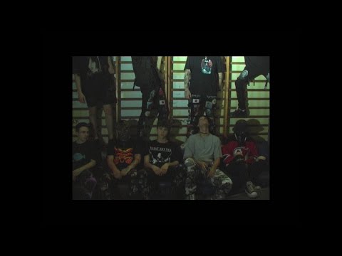 deadmolly - clique (prod. gbcg)