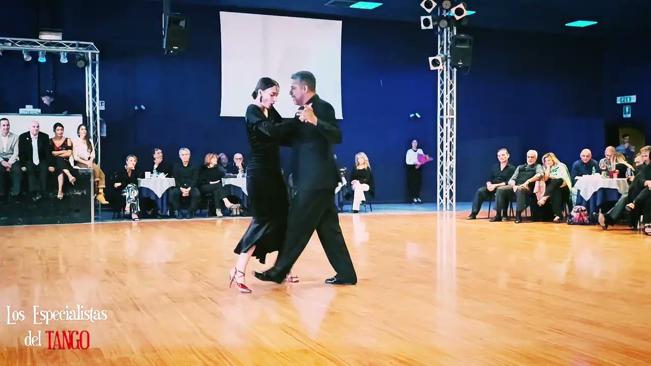 Aldana Valentina y Roberto Zuccarino @ La Bombonera Milonga, Napoli 2023_4/4