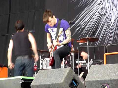 YOUNG GUNS - Elements @ Reading Festival 2010